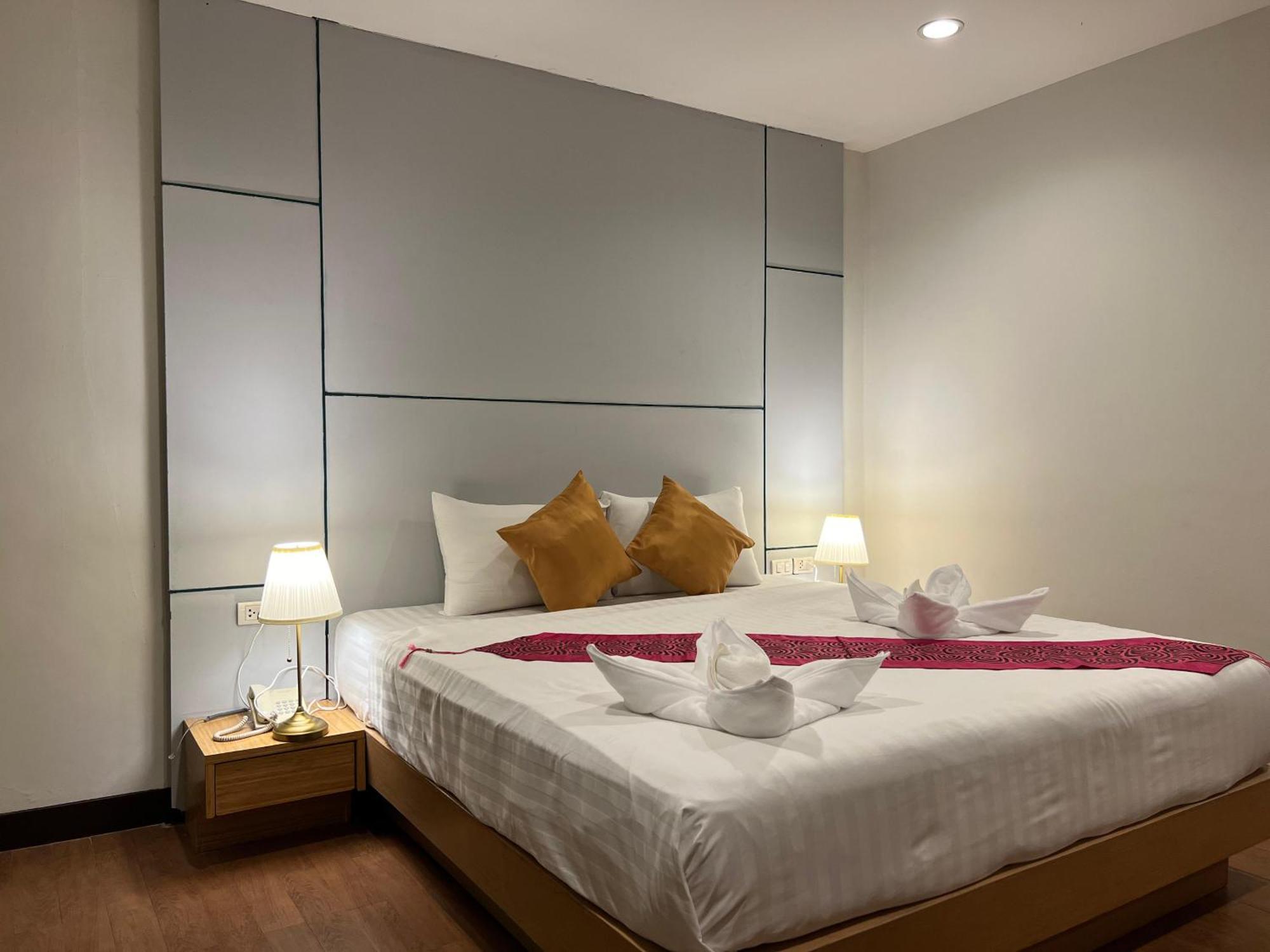 Zephyr Grand Hotel Patong 外观 照片