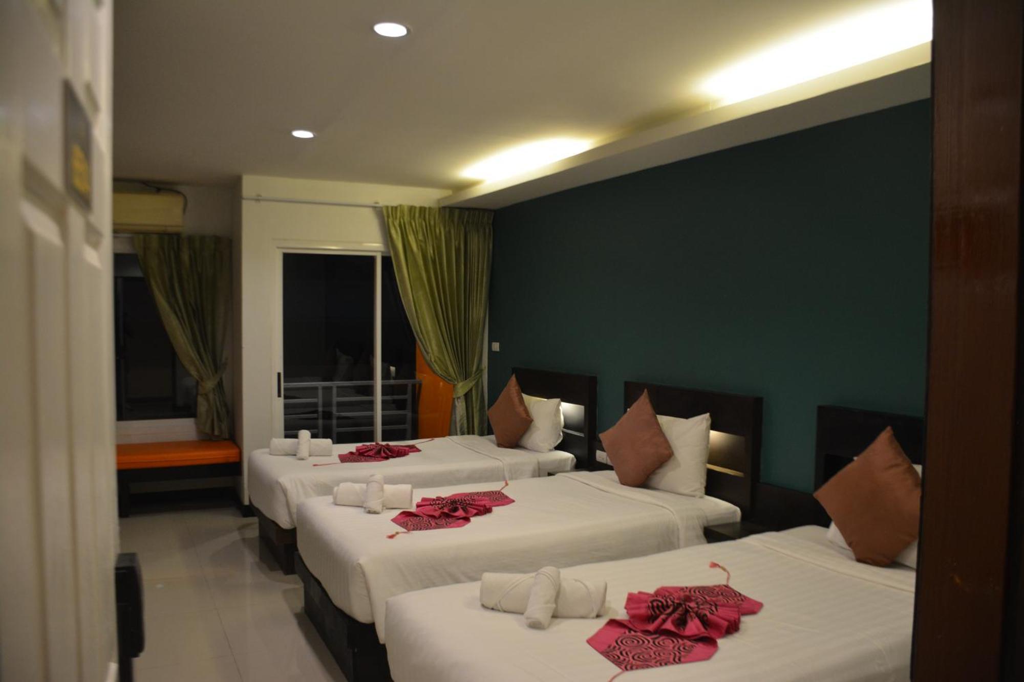 Zephyr Grand Hotel Patong 外观 照片