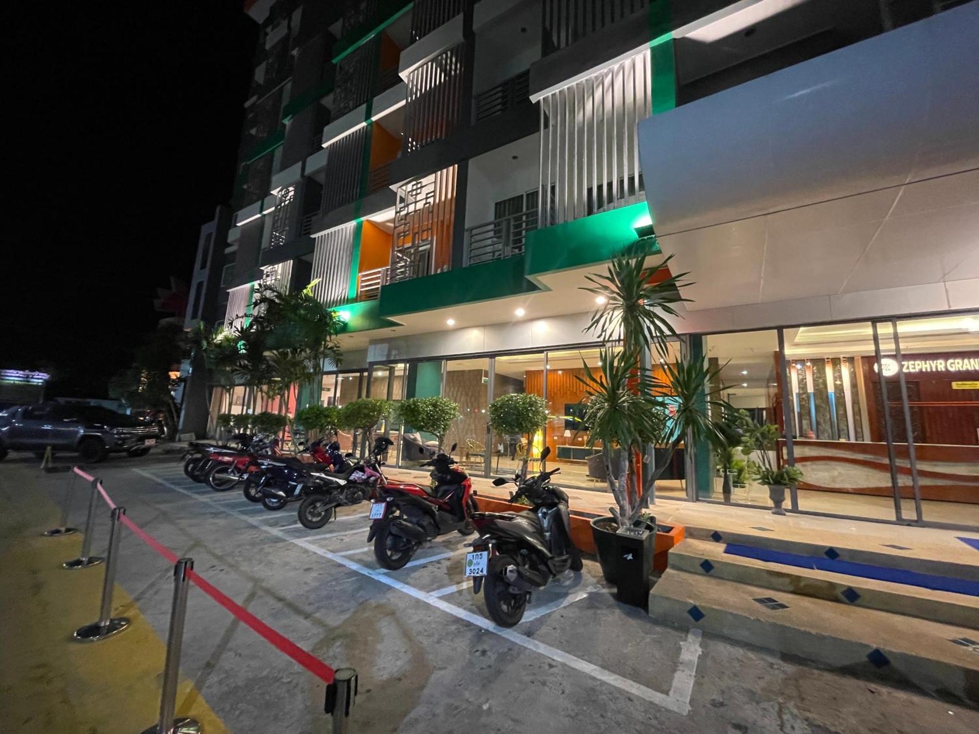 Zephyr Grand Hotel Patong 外观 照片
