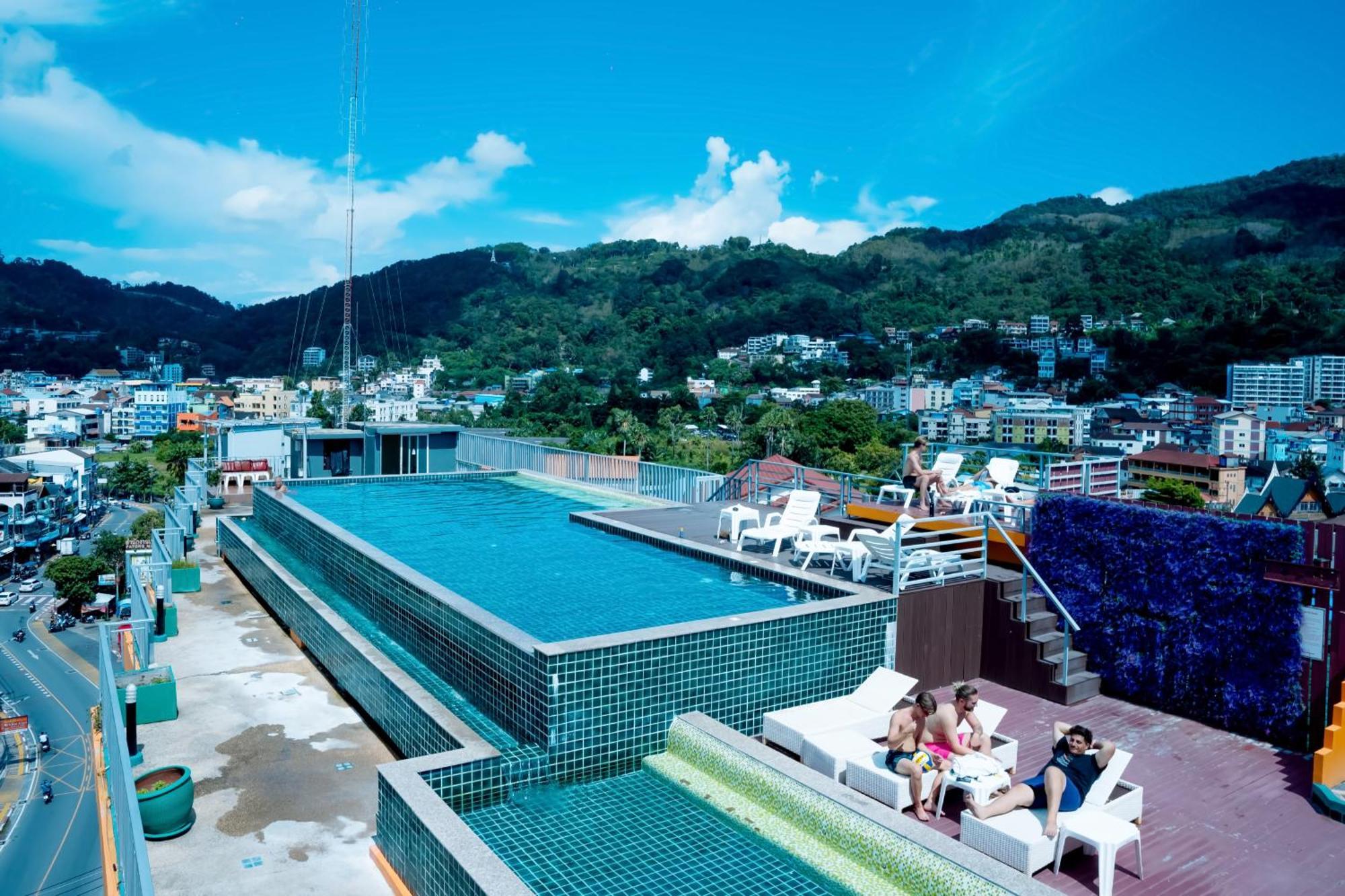 Zephyr Grand Hotel Patong 外观 照片